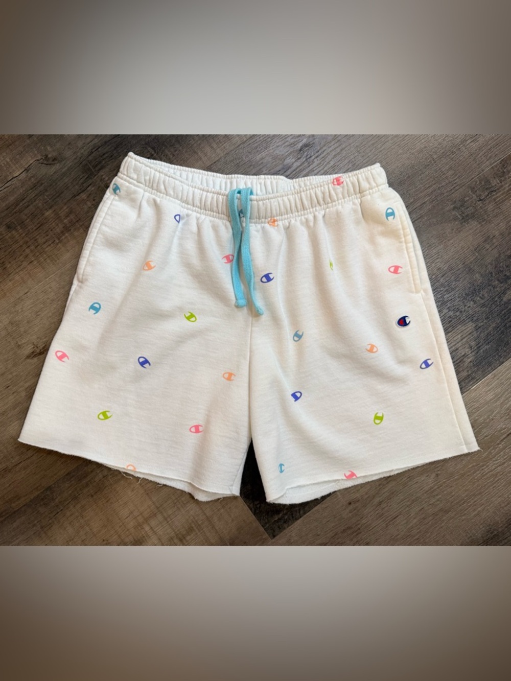 Champion White Logo Sweatshorts Size Medium - Picture 13 of 14